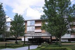 Pre-foreclosure in  N WESTERN AVE UNIT 135 Lake Forest, IL 60045