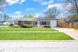 Pre-foreclosure in  HARMONY DR North Aurora, IL 60542