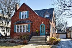 Pre-foreclosure in  MALDEN AVE La Grange, IL 60525