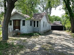 Pre-foreclosure in  LINCOLN AVE Lisle, IL 60532