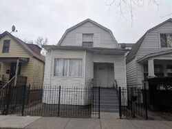Pre-foreclosure in  W 68TH PL Chicago, IL 60636