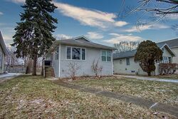  W Kenilworth Ave, Villa Park IL