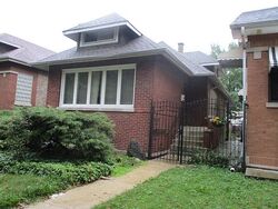 Pre-foreclosure in  N KOLMAR AVE Chicago, IL 60641