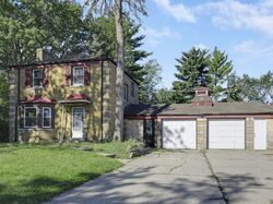 Pre-foreclosure in  N WHEELING RD Prospect Heights, IL 60070