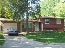 Pre-foreclosure in  ELMA AVE Elgin, IL 60120