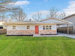 Pre-foreclosure in  SAINT LOUIS AVE Markham, IL 60428