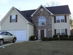 Pre-foreclosure in  MILLSTONE DR Hampton, GA 30228
