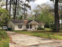 Pre-foreclosure in  NELSON AVE Savannah, GA 31408