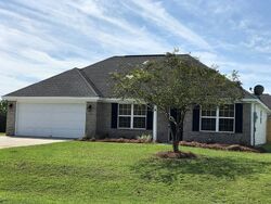 Pre-foreclosure in  AUBURN CIR Glennville, GA 30427