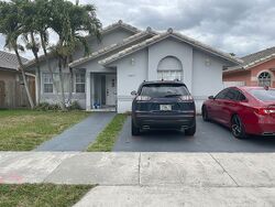 Pre-foreclosure in  SW 81ST ST Miami, FL 33193
