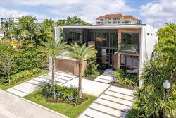  E Broadview Dr, Miami Beach FL