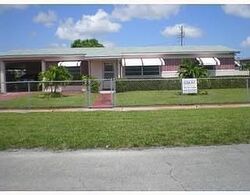  W 5th Ln, Hialeah FL
