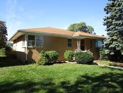 Pre-foreclosure in  CHICAGO AVE Lansing, IL 60438