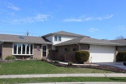 Pre-foreclosure in  GOLF CT Midlothian, IL 60445