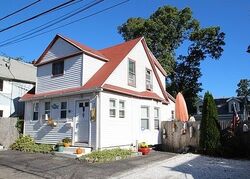 Pre-foreclosure in  BOTSFORD AVE Milford, CT 06460