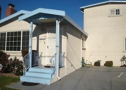 Pre-foreclosure in  72ND AVE Oakland, CA 94621