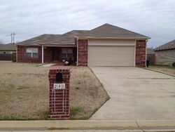  Creek View Dr, Austin AR