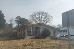 Pre-foreclosure in  INDIAN RIVER RD Chesapeake, VA 23325