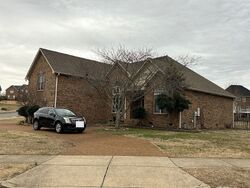 Pre-foreclosure in  BURNTASH LN Hendersonville, TN 37075