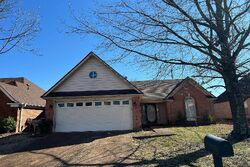 Pre-foreclosure in  BAYBERRY HILL DR Cordova, TN 38018