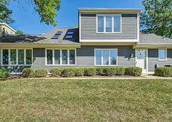 Pre-foreclosure in  VILLAGE DR Basking Ridge, NJ 07920