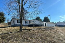 Pre-foreclosure in  BEDILLION RD Washington, PA 15301