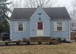 Pre-foreclosure in  SUMMIT DR Cleveland, OH 44124