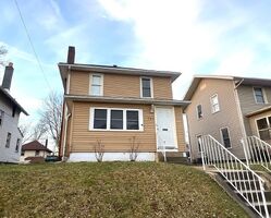 Pre-foreclosure in  NEALE AVE SW Massillon, OH 44647
