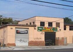 Pre-foreclosure in  BABYLON TPKE Freeport, NY 11520