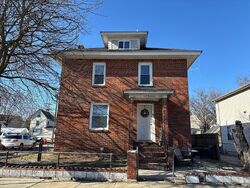  W Madison St, Paulsboro NJ