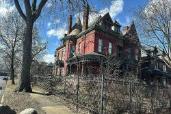 Pre-foreclosure in  COMMONWEALTH ST Detroit, MI 48208