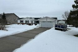  Riverside Dr, Cheboygan MI