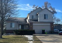 Pre-foreclosure in  BEECHCREST ST White Lake, MI 48386