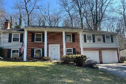 Pre-foreclosure in  TRI HILL RD York, PA 17403