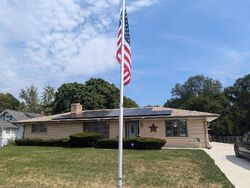 Pre-foreclosure in  N 2ND ST Machesney Park, IL 61115