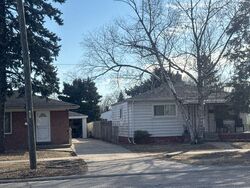 Pre-foreclosure in  PELHAM ST Dearborn Heights, MI 48125