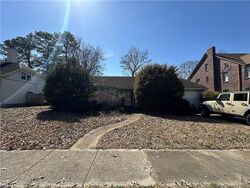 Pre-foreclosure in  E EVANS ST Norfolk, VA 23503
