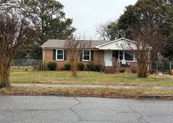 Pre-foreclosure in  HOLLADAY ST Portsmouth, VA 23704