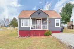  Walnut Ave, Pulaski VA