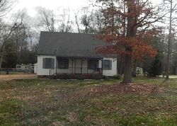 Pre-foreclosure in  OLD MEMORIAL DR Sandston, VA 23150