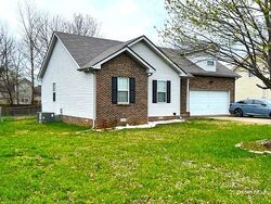 Pre-foreclosure in  LOON DR Clarksville, TN 37042