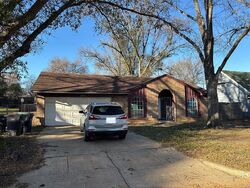 Pre-foreclosure in  LAURIE DR Fort Worth, TX 76112
