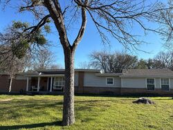 Pre-foreclosure in  HARDISTY ST Fort Worth, TX 76118