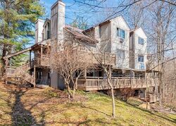 Pre-foreclosure in  MEREDITH LN Cuyahoga Falls, OH 44223