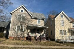 Pre-foreclosure in  3RD ST NE Massillon, OH 44646