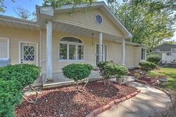 Pre-foreclosure in  S RICHMOND RD Decatur, IL 62521