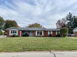 Pre-foreclosure in  SUDBURY LN Ballwin, MO 63011