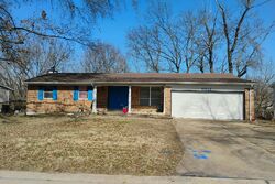 Pre-foreclosure in  LITTLE BRENNEN CT Fenton, MO 63026