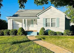 Pre-foreclosure in  NORTHERN DR Belleville, IL 62223