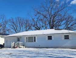 Pre-foreclosure in  ELMHURST DR Washington, IL 61571